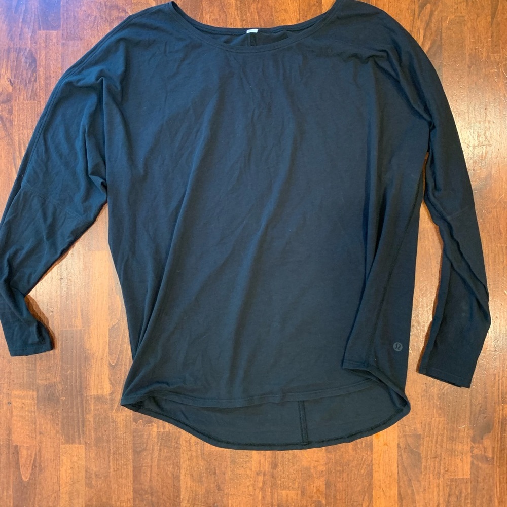 Lululemon 3/4 sleeve - Picture 2 of 5